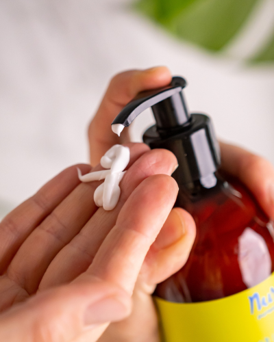 NURME - Naturlig hand och kroppslotion med doft av citrongräs