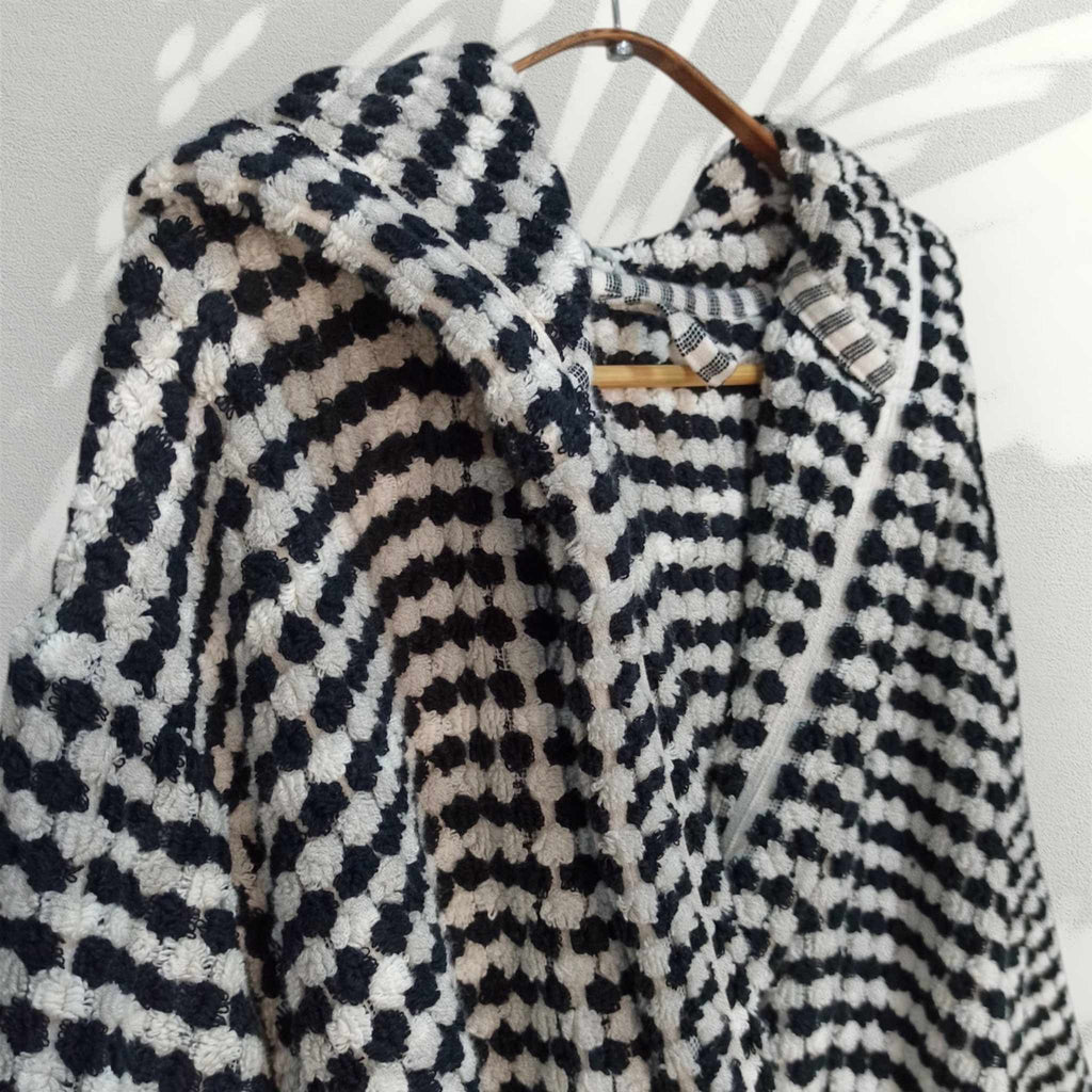 Svart morgonrock - Pom pom